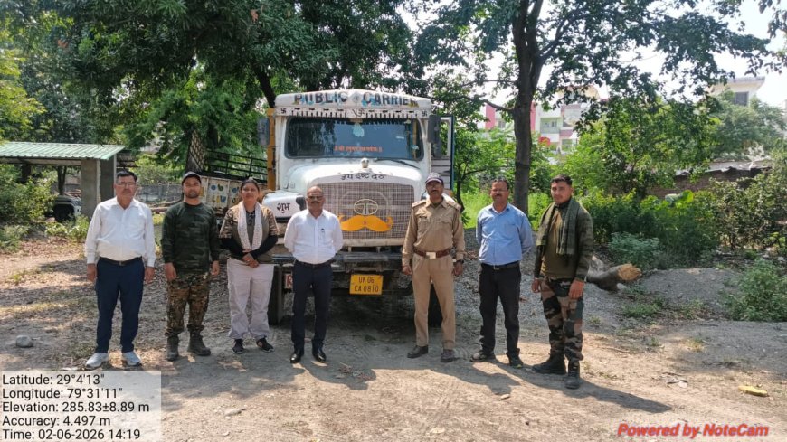 मुखबिर की सूचना पर वन विभाग की बड़ी कार्रवाई, फर्जी नंबर प्लेट लगाकर उपखनिज लेने गया वाहन कब्जे में