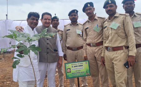 विधानसभा भवन में गूंजा पर्यावरण का संदेश, विधायक डॉ. संपत अग्रवाल ने मां की स्मृति में लगाया पौधा
