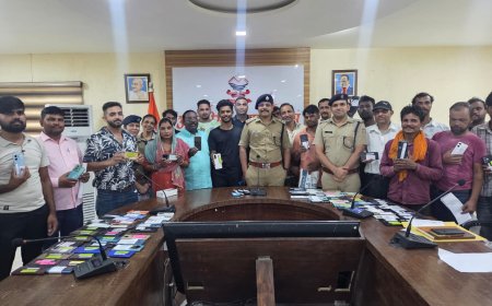 खोये मोबाइलों को वापस लौटाकर एसएसपी अजय गणपति ने बिखेरी लोगों के चेहरों पर मुस्कान