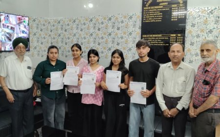 वृद्ध आश्रम में पाँच विश्वविद्यालयी विद्यार्थियों ने  सफलतापूर्वक पूर्ण की सामाजिक इंटर्नशिप