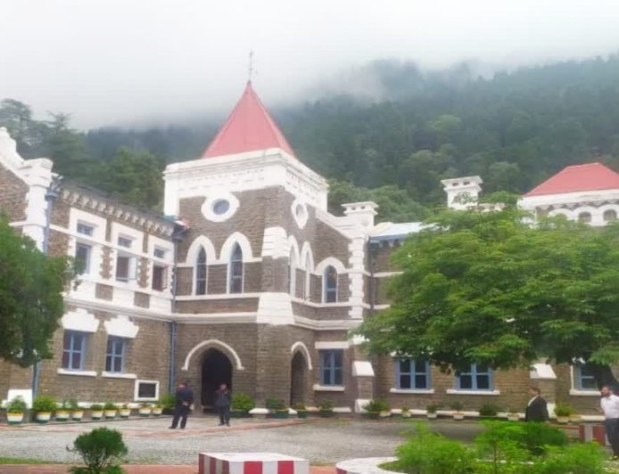 उत्तराखंड हाईकोर्ट ने न्यायिक व्यवस्था में बड़ा फेरबदल, कई जजों के तबादले
