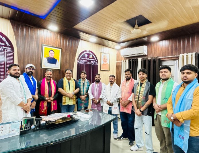 पालिकाध्यक्ष मनोज गुम्बर 'मिंटू' की अध्यक्षता में भाजयुमो जिला अध्यक्ष एवं पदाधिकारियों का हुआ भव्य स्वागत