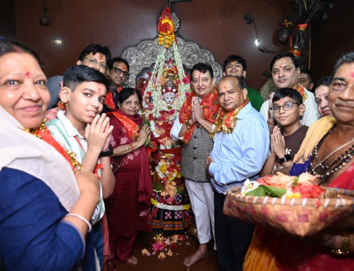 रथ यात्रा की पूर्व संध्या पर पुरी पहुंचे विधायक डॉ. संपत अग्रवाल, बाबा लिंगराज और माता बाट मंगला के दरबार में टेका माथा