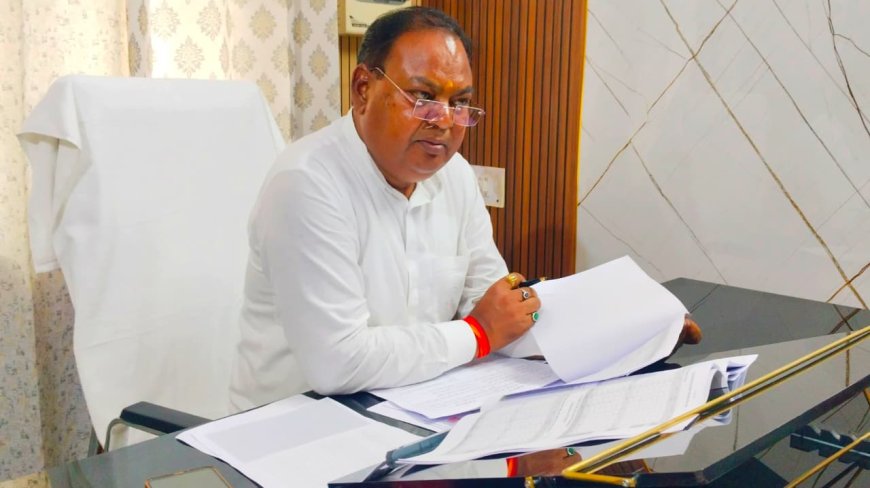 देहरादून: जनहित एवं विकास कार्यों की प्रगति को लेकर रामपाल सिंह ने अधिकारियों के साथ की समीक्षा बैठक