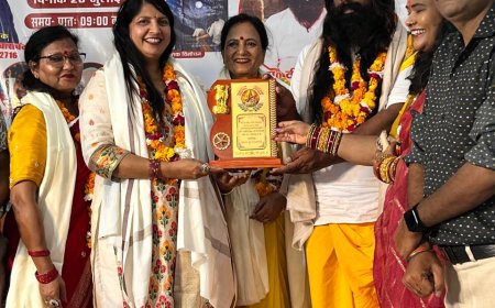 अखिल भारतीय कवि सम्मेलन में हल्द्वानी की वंदना शर्मा ने बिखेरा राष्ट्रभक्ति का ओज, 'चार सौ वर्षों की प्रतीक्षा' पर आधारित कविता ने जीता दिल