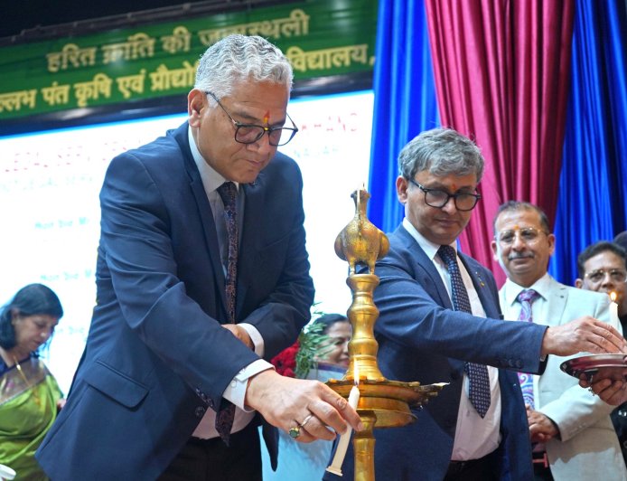 बहुउद्देशीय शिविर में लगभग एक हजार लोगों ने उठाया विभिन्न जनकल्याणकारी योजनाओं का लाभ