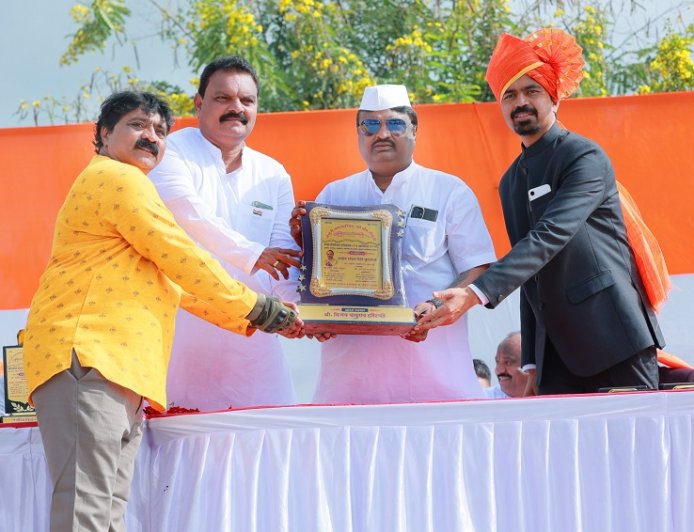 विजयकुमार हरिश्चंद्रे को ‘आदर्श पत्रकार’ पुरस्कार