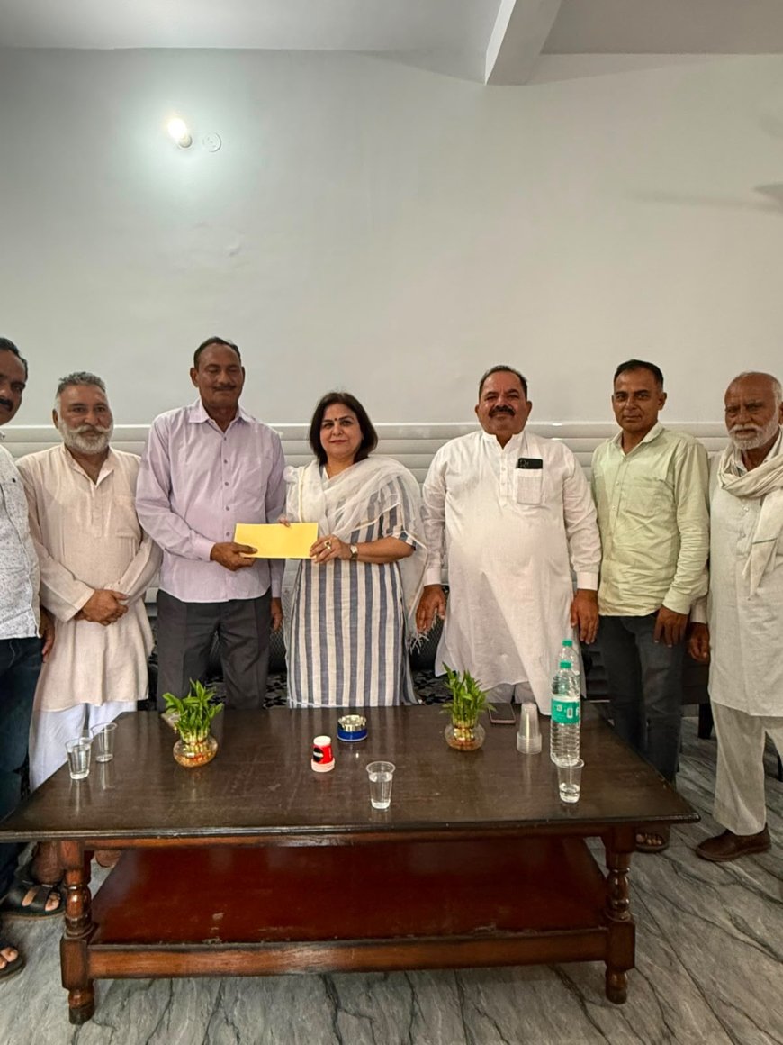शहीदी दिवस पर शिल्पी अरोरा ने कंबोज धर्मशाला को दी सहायता राशि