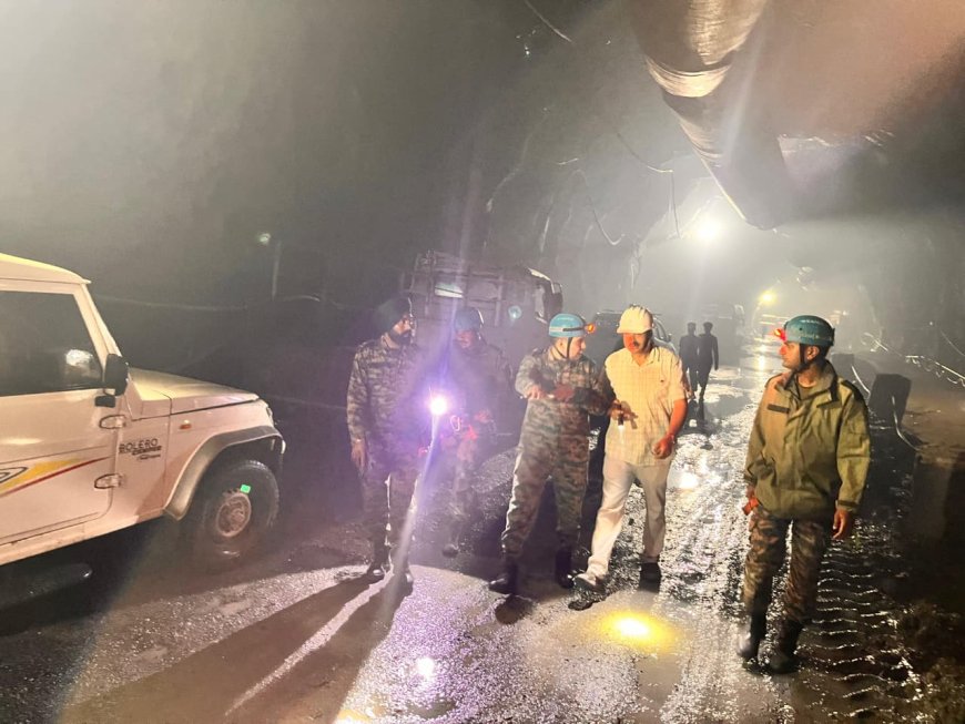 INDIAN ARMY MOUNTS RESCUE MISSION AT PIPALKOTI